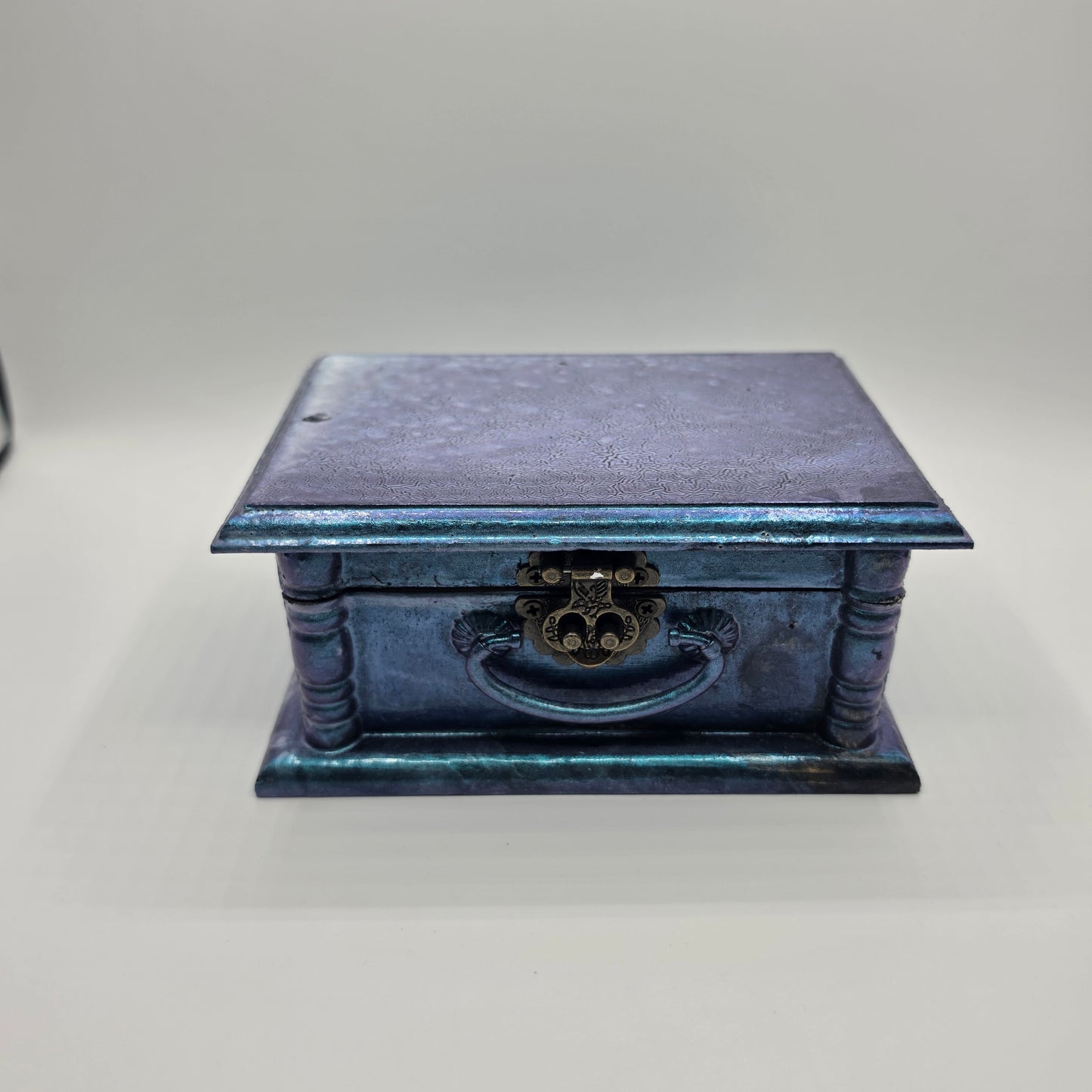 Color Shifting Blue Resin Jewelry Box